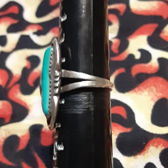 Signed JE Vintage Turquoise Ring - Picture 3 of 5